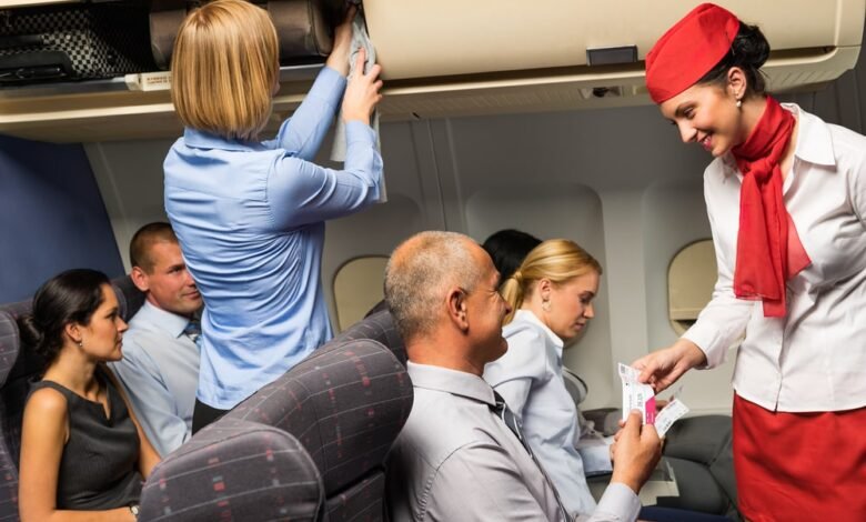 Бортпроводница пролила напитки на руководителя American Airlines 1 bortprovodnicza prolila napitki na rukovoditelya american airlines 5d94aa04af67b