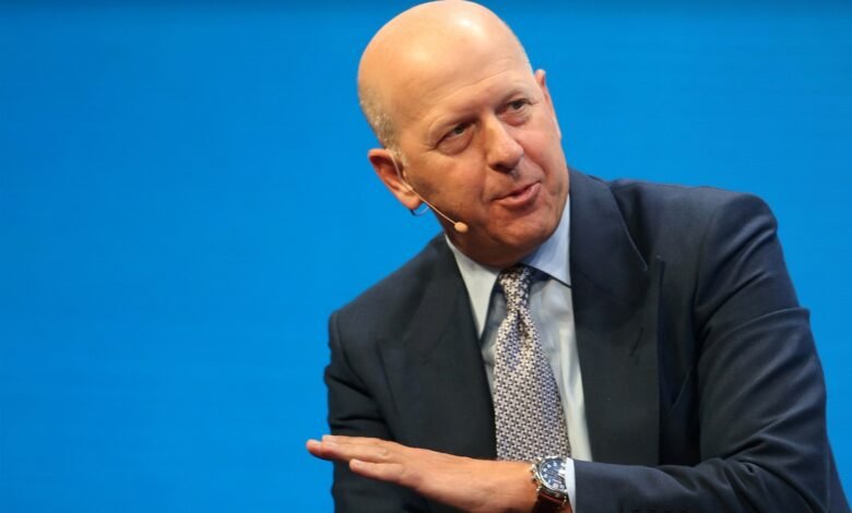 Goldman Sachs ослабляет дресс-код для всех своих сотрудников 1 goldman sachs oslablyaet dress kod dlya vseh svoih sotrudnikov 5d94aded03a29