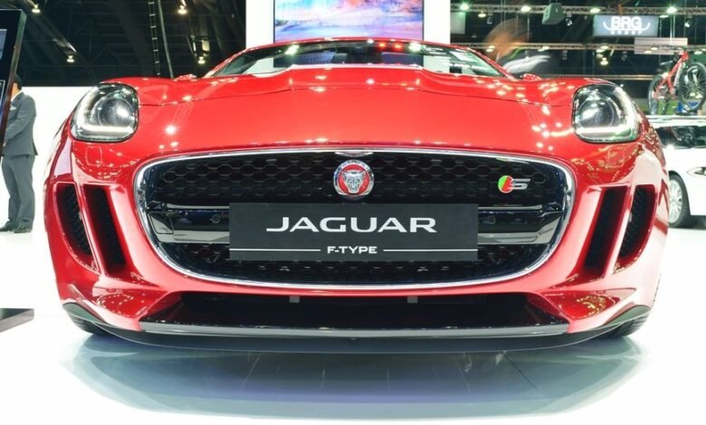 Пилоты Jaguar начали тестирование первого кроссовера 1 piloty jaguar nachali testirovanie pervogo krossovera 5d94be327c931