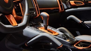 porsche pokazala salon obnovlennogo cayenne 5d94ba5ba99f8