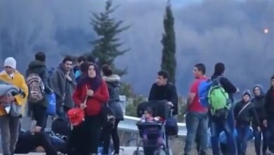 v stolicze greczii migranty ustroili publichnyj suiczid 5d94bb250cf5e