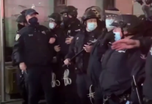 В результате жестокого протеста BLM в Нью-Йорке два полицейские были ранены, 11 человек арестованы 11 screenshot 2 12