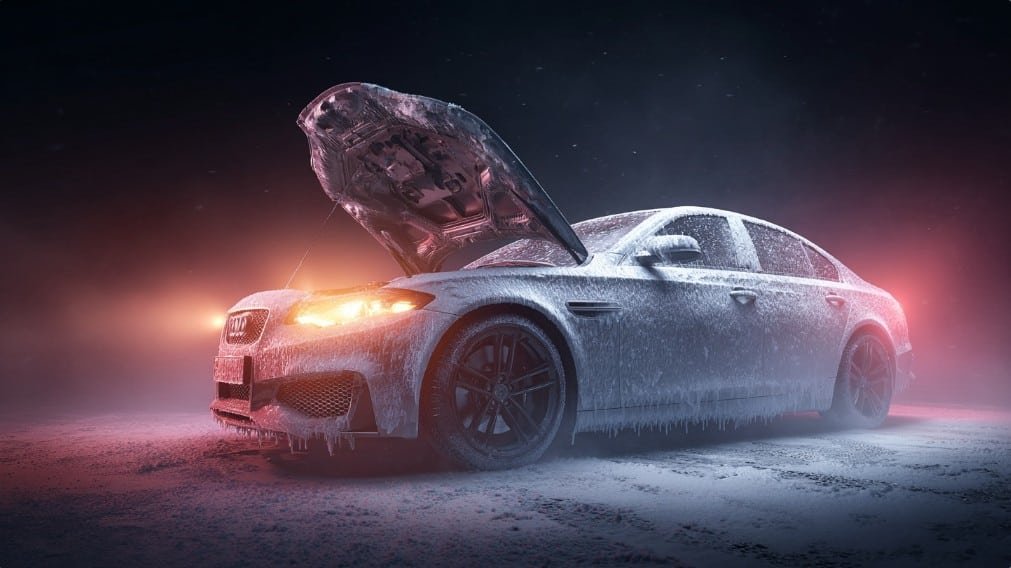 Автомобиль в сильный мороз, замёрзший двигатель