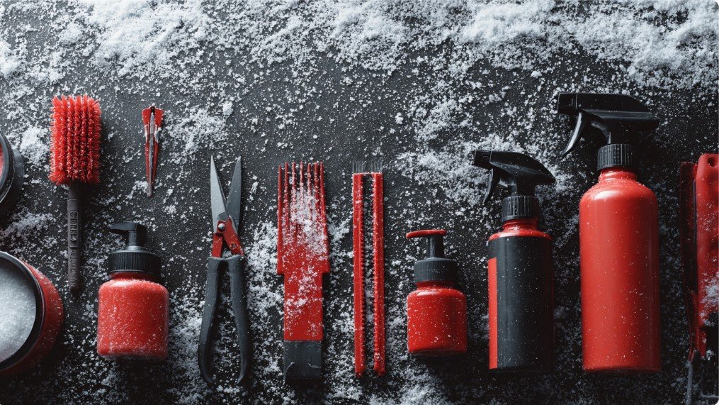 Средства против обледенения: скребки, спреи, смазки