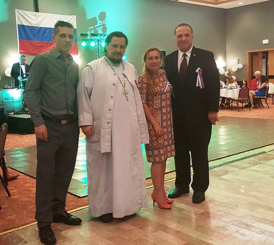 На празднование Дня России были приглашены основатели и почетные члены Русско-Американского общественного центра Флориды
