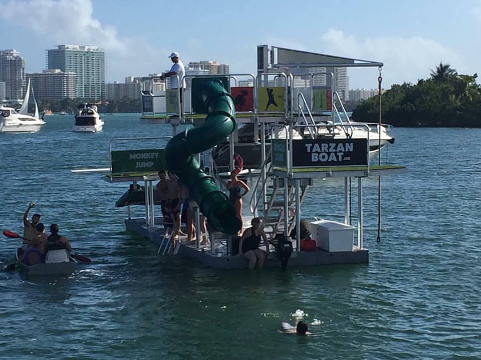 Водный праздник в Майами, водный атракцион - Tarzan Boat in Miami