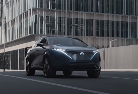 Nissan представляет свой первый электрический внедорожник Ariya